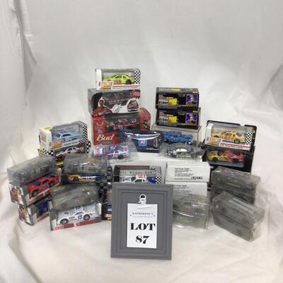 (87) NASCAR | Mixed Group of different Racing Car Collectibles