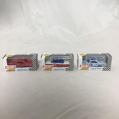 (87) NASCAR | Mixed Group of different Racing Car Collectibles