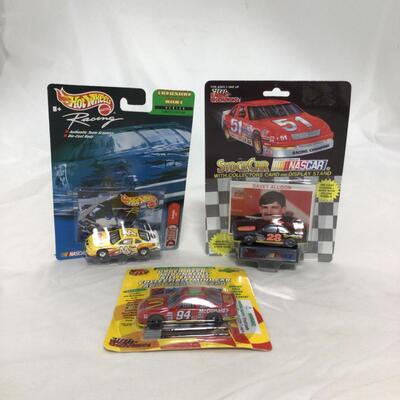 (89) NASCAR | Mixed Group of Racing Collectible Cars