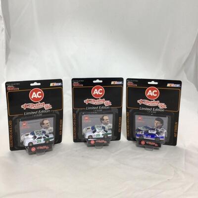 (90) NASCAR | Mixed Group of Nascar Racing Collectible Cars