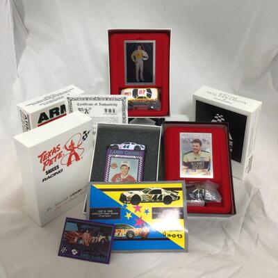 (91) NASCAR | Racing Car and Card Set