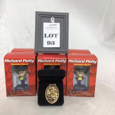 (93) NASCAR | Richard Petty Pop Secret Figures and Money Clip