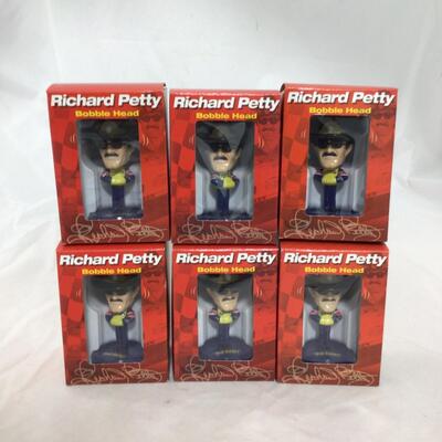 (93) NASCAR | Richard Petty Pop Secret Figures and Money Clip