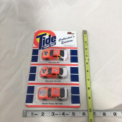 (95) NASCAR | Racing Car Collectibles | Hot Wheels Garbage Cans