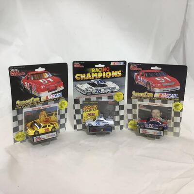 (100) NASCAR | Mixed Group of Racing Champions Collector Cars
