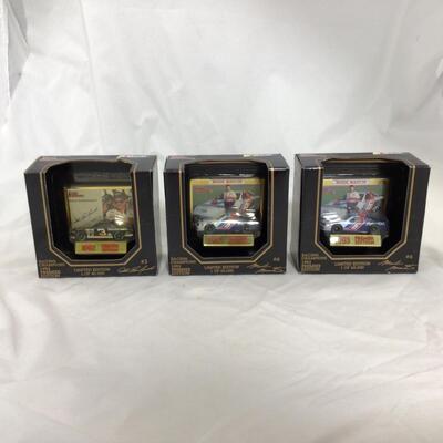 (103) NASCAR | Signed Neil Bonnett Racing Champions | 1:64 Scale Racing Champions
