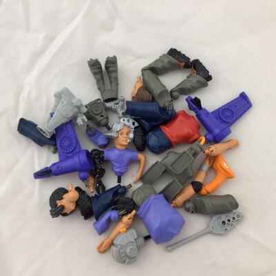 (109) ACTION FIGURE | Miscellaneous Bundle of Robot or Action Figure Parts