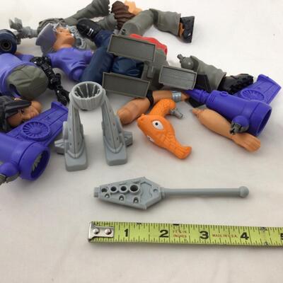 (109) ACTION FIGURE | Miscellaneous Bundle of Robot or Action Figure Parts