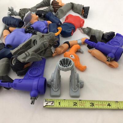 (109) ACTION FIGURE | Miscellaneous Bundle of Robot or Action Figure Parts
