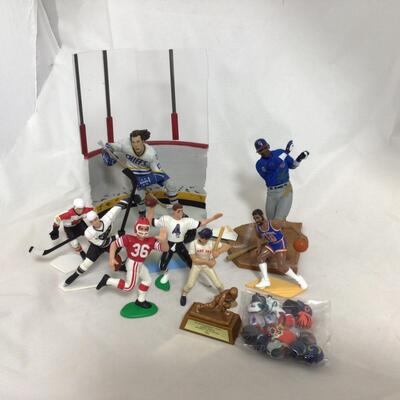 (110) SPORTS | Mixed Group of Sports figures