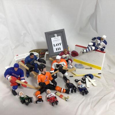 (111) SPORTS | Mixed Group of Hockey Figures and Toys