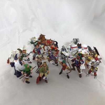 (112) PAPO | Mixed Group of Renaissance or Roman Papo Figures