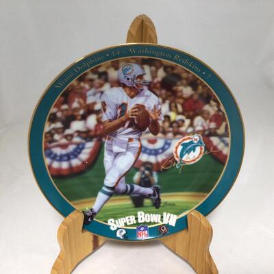 (117) FOOTBALL | Mixed Group of Football Collector Plates