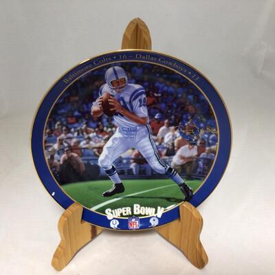 (117) FOOTBALL | Mixed Group of Football Collector Plates