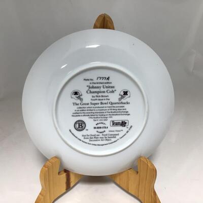 (117) FOOTBALL | Mixed Group of Football Collector Plates