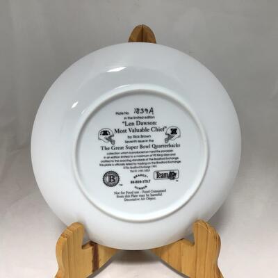 (117) FOOTBALL | Mixed Group of Football Collector Plates