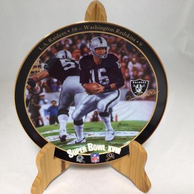 (117) FOOTBALL | Mixed Group of Football Collector Plates