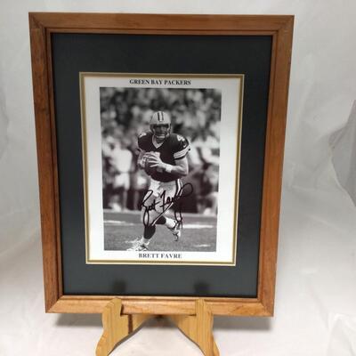 (120) Packers Signed Brett Farve Photographs