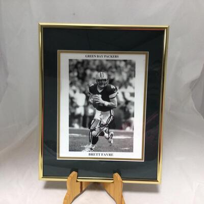 (120) Packers Signed Brett Farve Photographs