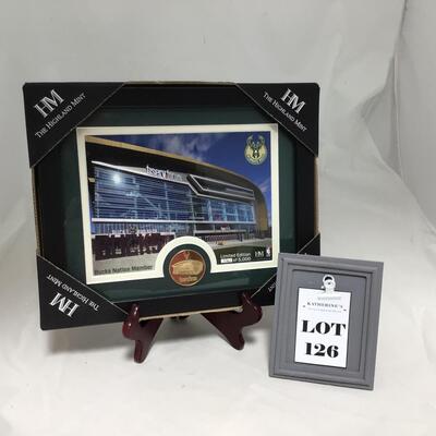 (126) BASKETBALL | Bucks Nation Member Coin Framed