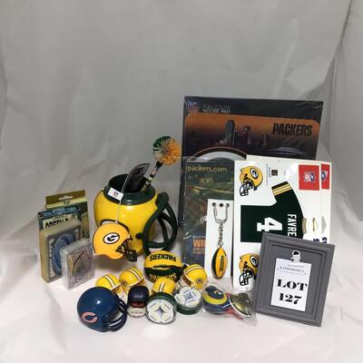 (127) PACKERS | Mixed Group of Football Collector Items