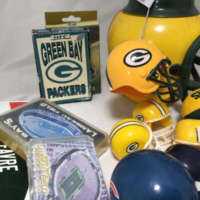 (127) PACKERS | Mixed Group of Football Collector Items