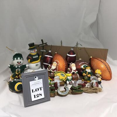 (128) PACKERS | Mixed Group of Packers and Football Christmas
