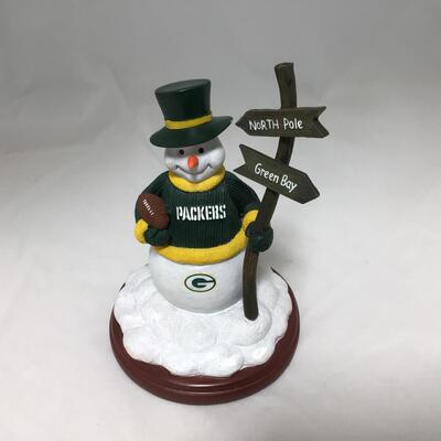 (128) PACKERS | Mixed Group of Packers and Football Christmas