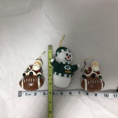 (128) PACKERS | Mixed Group of Packers and Football Christmas