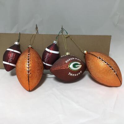 (128) PACKERS | Mixed Group of Packers and Football Christmas