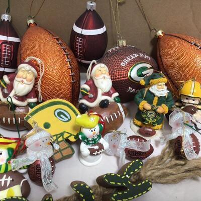 (128) PACKERS | Mixed Group of Packers and Football Christmas