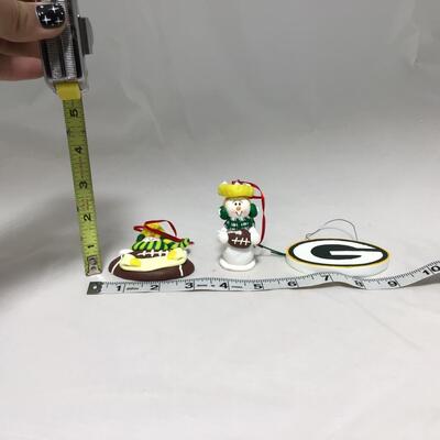 (128) PACKERS | Mixed Group of Packers and Football Christmas