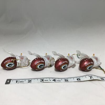 (128) PACKERS | Mixed Group of Packers and Football Christmas