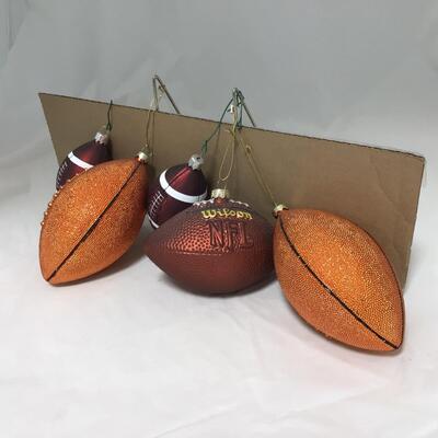 (128) PACKERS | Mixed Group of Packers and Football Christmas