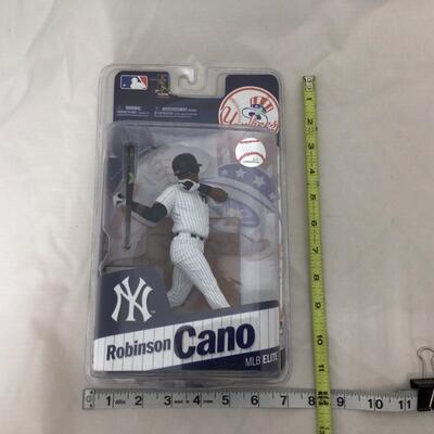 (131) BASEBALL | Josh Beckett, Chad Cordero, Curt Schilling, and Trevor Hoffman Figures