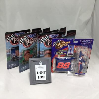 (139) NASCAR | Starting Lineup Winners Circle Figures