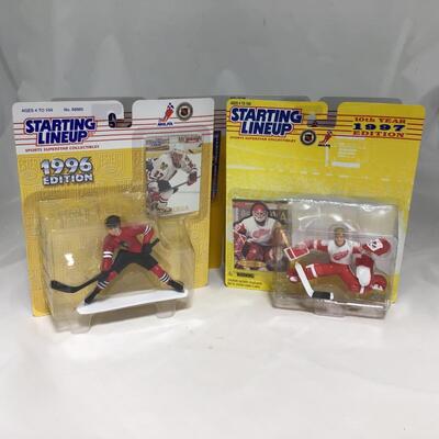 (140) STARTING LINEUP | Hockey Figures, and NHL Puck