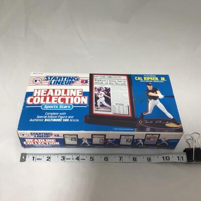 (141) STARTING LINEUP | Mixed Group of Baseball Figures