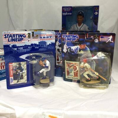 (141) STARTING LINEUP | Mixed Group of Baseball Figures