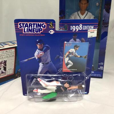 (141) STARTING LINEUP | Mixed Group of Baseball Figures