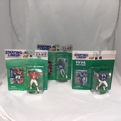 (142) STARTING LINEUP | 1996 / 1997 Football Figures