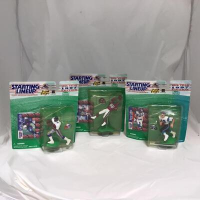 (142) STARTING LINEUP | 1996 / 1997 Football Figures