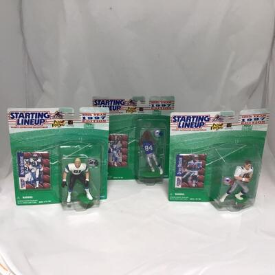 (142) STARTING LINEUP | 1996 / 1997 Football Figures