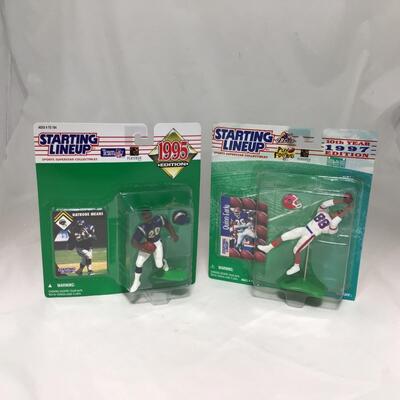 (143) STARTING LINEUP | Mixed Group of Football Figures