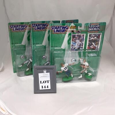 (144) STARTING LINEUP | Football Figures