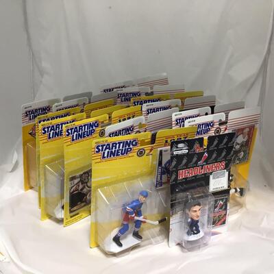 (147) STARTING LINEUP | Mixed Group of Hockey Figures