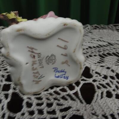 Vintage Lefton figurine