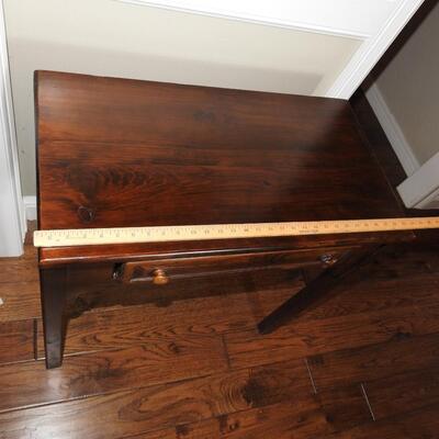 Lovely small 1 draw stand