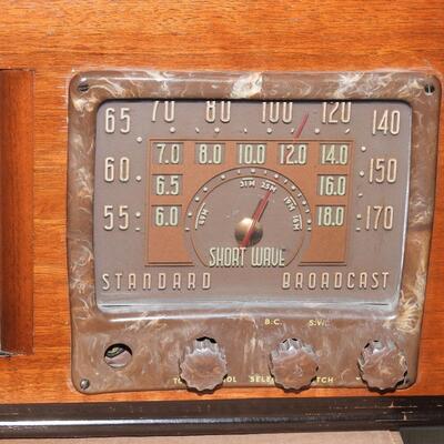 Sonora Short Wave Standard  Broadcast Radio