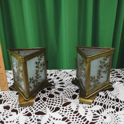 Frosted tea light candle holder